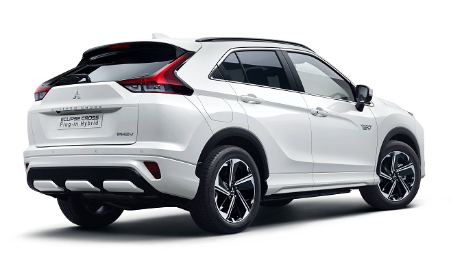 Mitsubishi Eclipse Cross takaviistosta